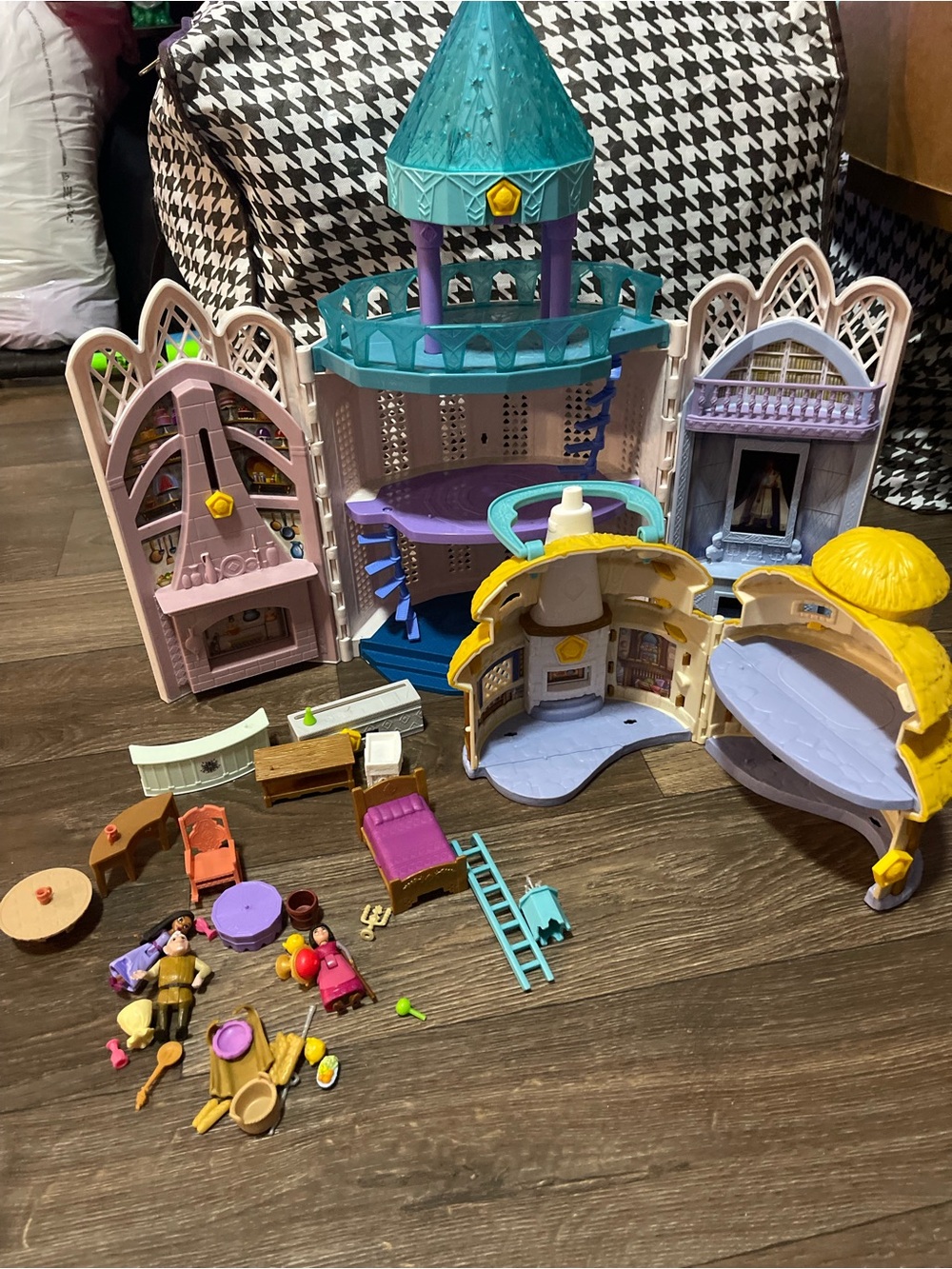 Kids Wish Playset Castle Toy - Teal, Purple & Yellow Figurine Set